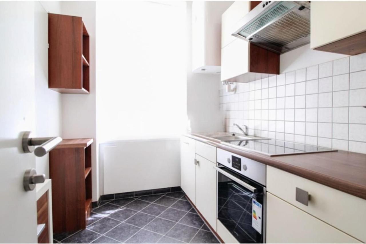 1 Bedroom Apartment Near Central Station Wien Exteriör bild